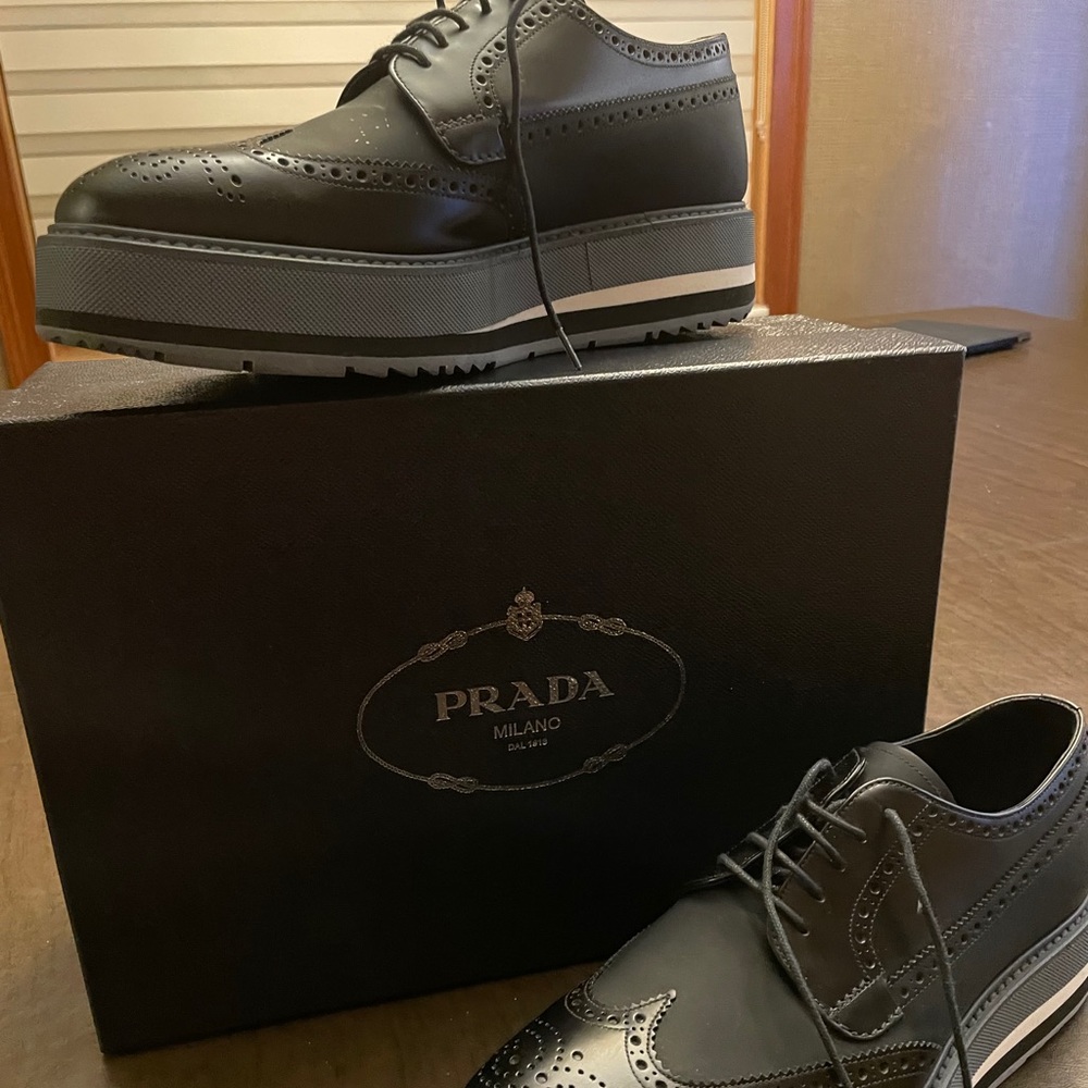 Men’s PRADA Oxfords - Picture 6 of 7